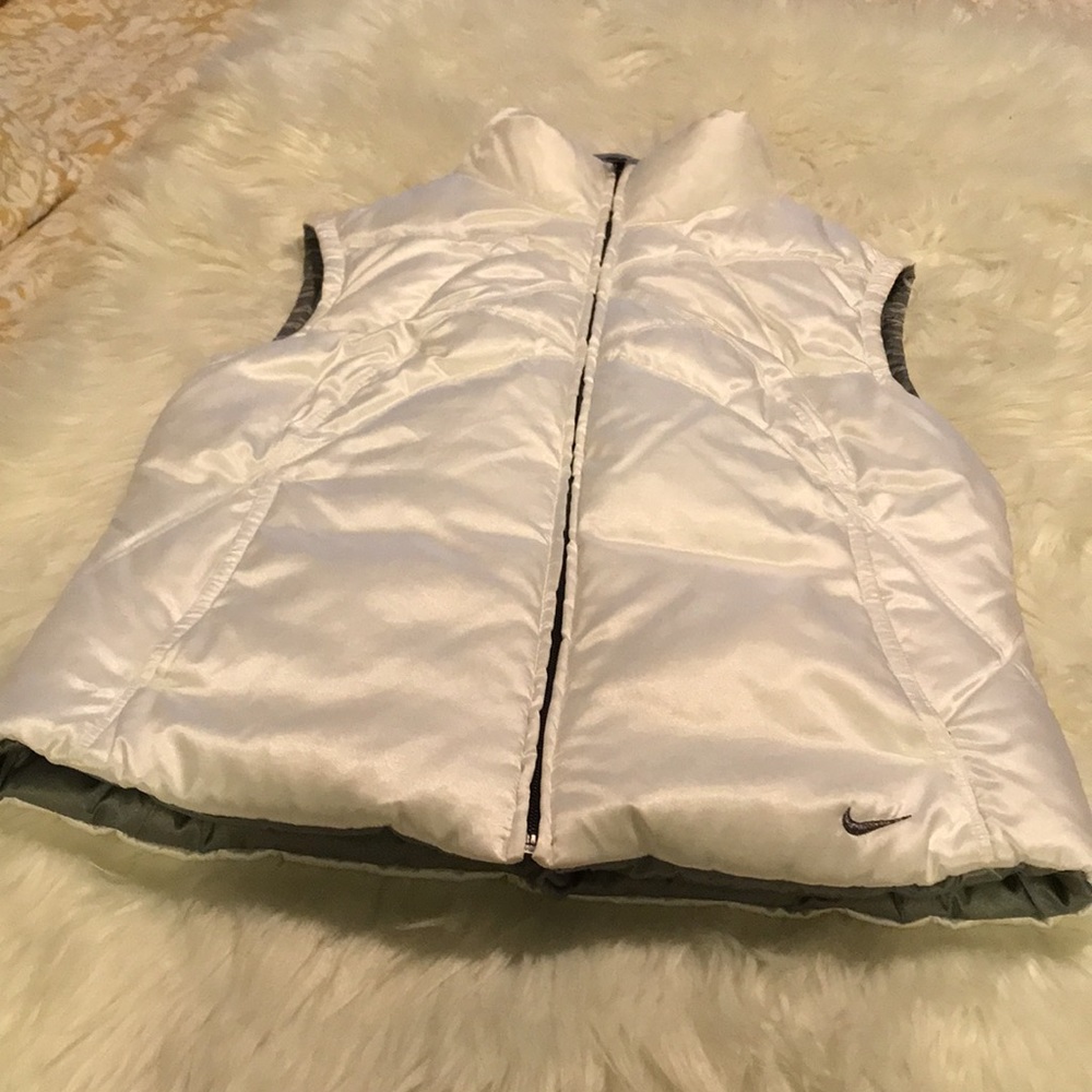 Vest - Picture 6 of 9